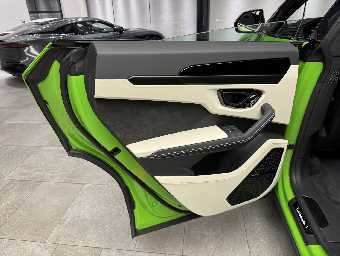 LAMBORGHINI URUS 2024 Image 17
