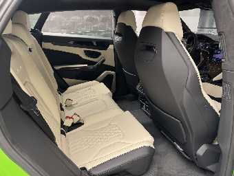 LAMBORGHINI URUS 2024 Image 18