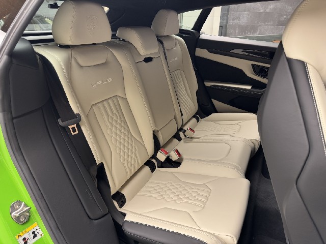 LAMBORGHINI URUS 2024 Image 26
