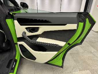 LAMBORGHINI URUS 2024 Image 21