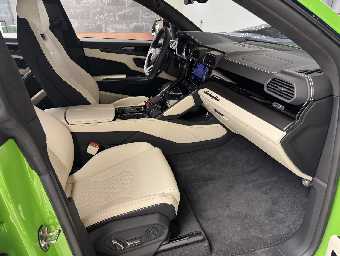 LAMBORGHINI URUS 2024 Image 22