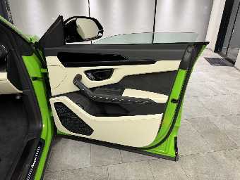 LAMBORGHINI URUS 2024 Image 25