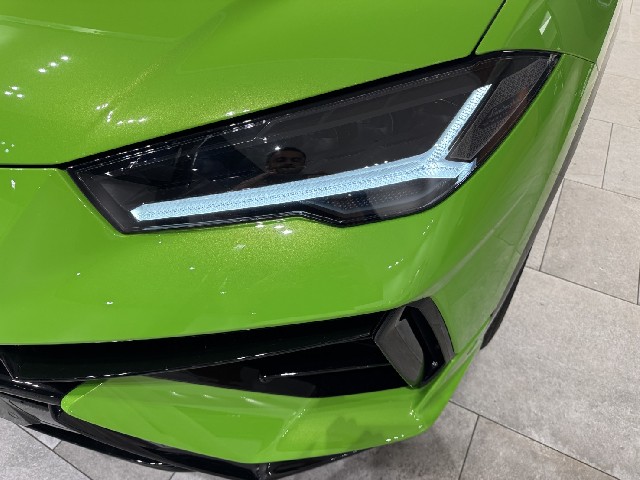LAMBORGHINI URUS 2024 Image 32