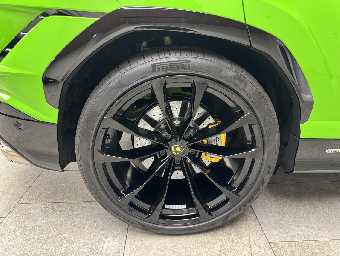 LAMBORGHINI URUS 2024 Image 39