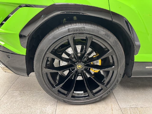 LAMBORGHINI URUS 2024 Image 45