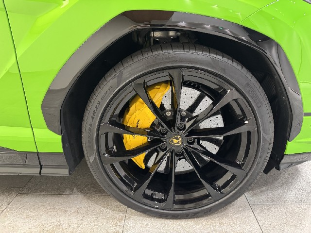 LAMBORGHINI URUS 2024 Image 46