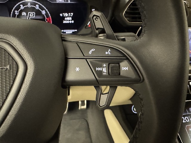 LAMBORGHINI URUS 2024 Image 49