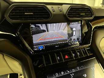 LAMBORGHINI URUS 2024 Image 49