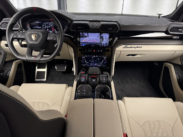 LAMBORGHINI URUS 2024 Image 60