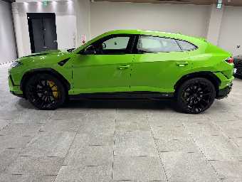 LAMBORGHINI URUS 2024 Image 8