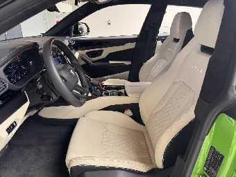 LAMBORGHINI URUS 2024 Image 10