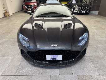 ASTON MARTIN DBS 2019 Image 2