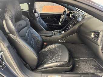 ASTON MARTIN DBS 2019 Image 14