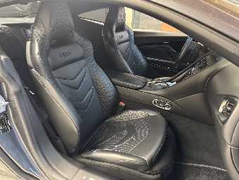 ASTON MARTIN DBS 2019 Image 16