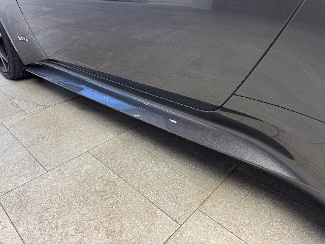 ASTON MARTIN DBS 2019 Image 28