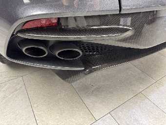 ASTON MARTIN DBS 2019 Image 24