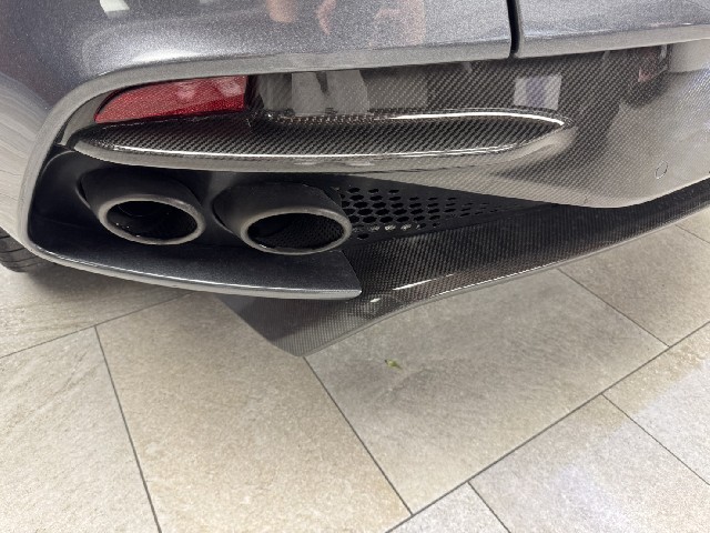 ASTON MARTIN DBS 2019 Image 30