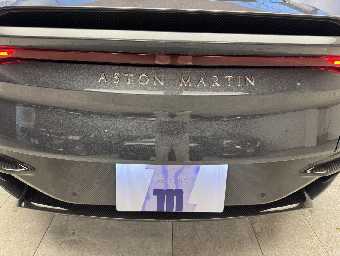 ASTON MARTIN DBS 2019 Image 26