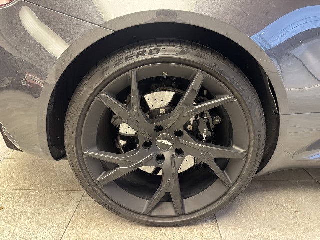 ASTON MARTIN DBS 2019 Image 38
