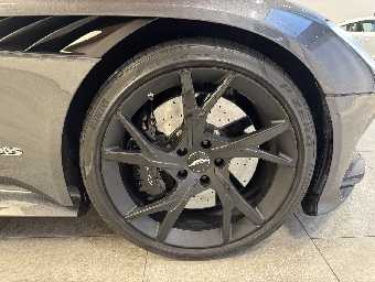 ASTON MARTIN DBS 2019 Image 33