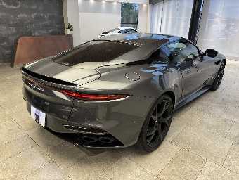 ASTON MARTIN DBS 2019 Image 5