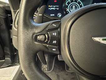 ASTON MARTIN DBS 2019 Image 35