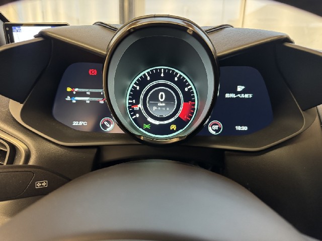 ASTON MARTIN DBS 2019 Image 45