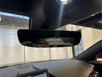 ASTON MARTIN DBS 2019 Image 44