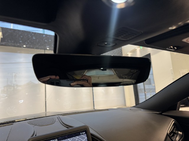 ASTON MARTIN DBS 2019 Image 50