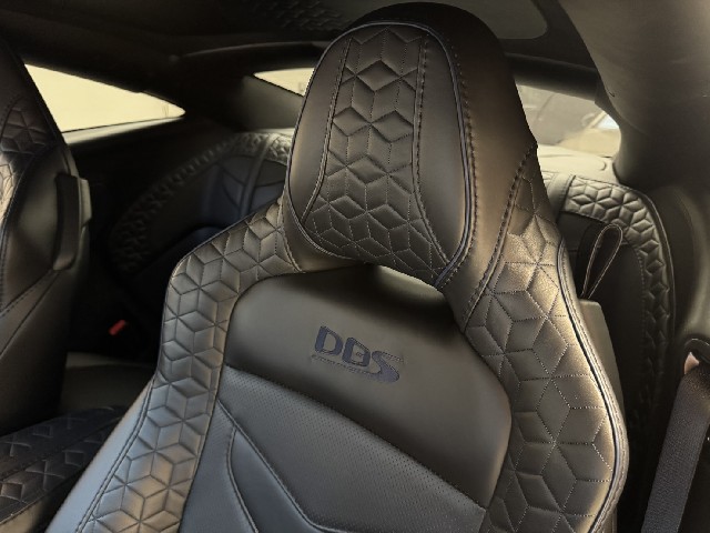 ASTON MARTIN DBS 2019 Image 53