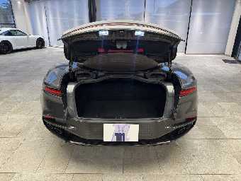 ASTON MARTIN DBS 2019 Image 49