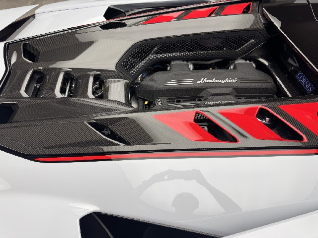 LAMBORGHINI REVUELTO 2025 Image 36