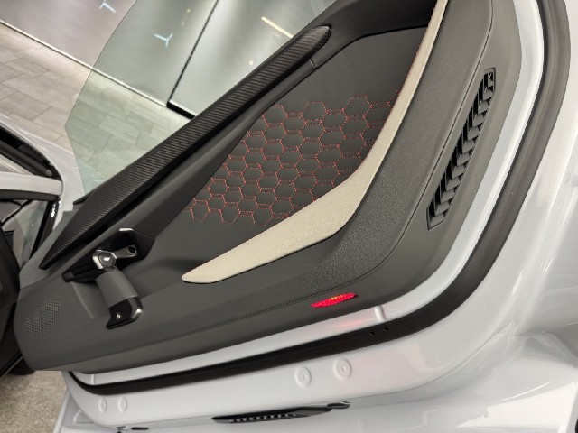 LAMBORGHINI REVUELTO 2025 Image 52