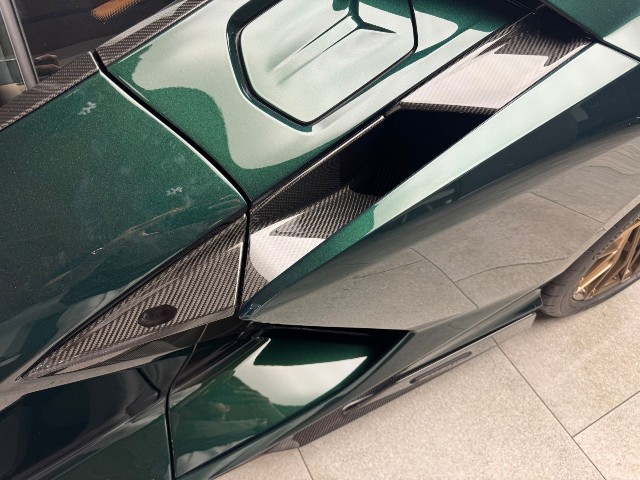 LAMBORGHINI REVUELTO 2025 Image 33