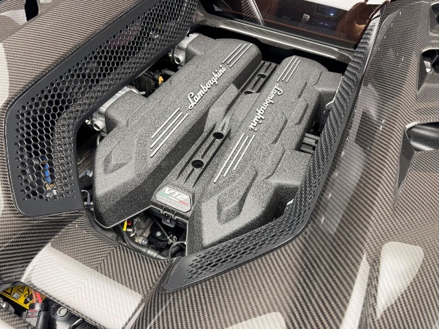 LAMBORGHINI REVUELTO 2025 Image 41
