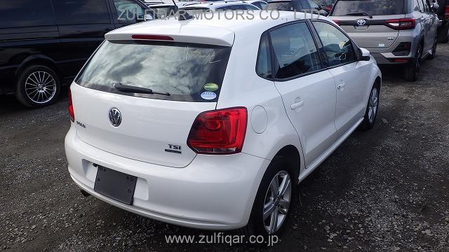 VOLKSWAGEN POLO 2013 Image 4