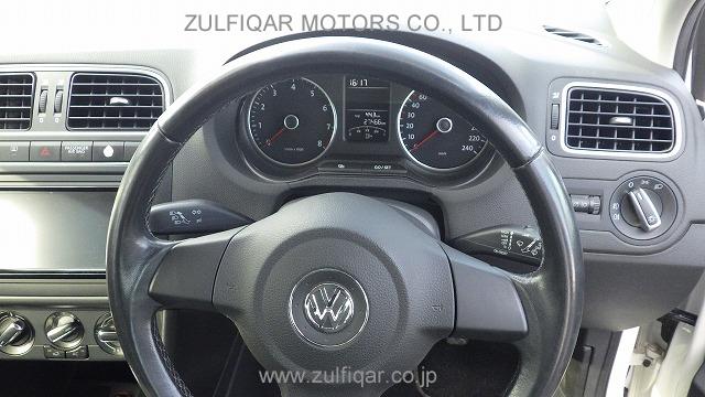 VOLKSWAGEN POLO 2013 Image 6