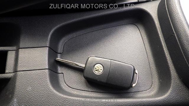 VOLKSWAGEN POLO 2013 Image 8
