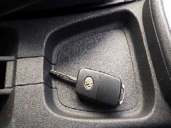 VOLKSWAGEN POLO 2013 Image 8