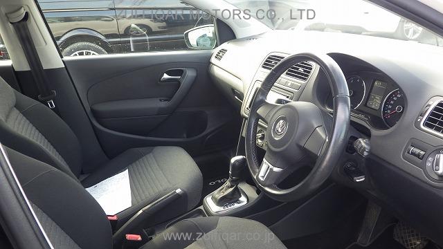 VOLKSWAGEN POLO 2013 Image 9