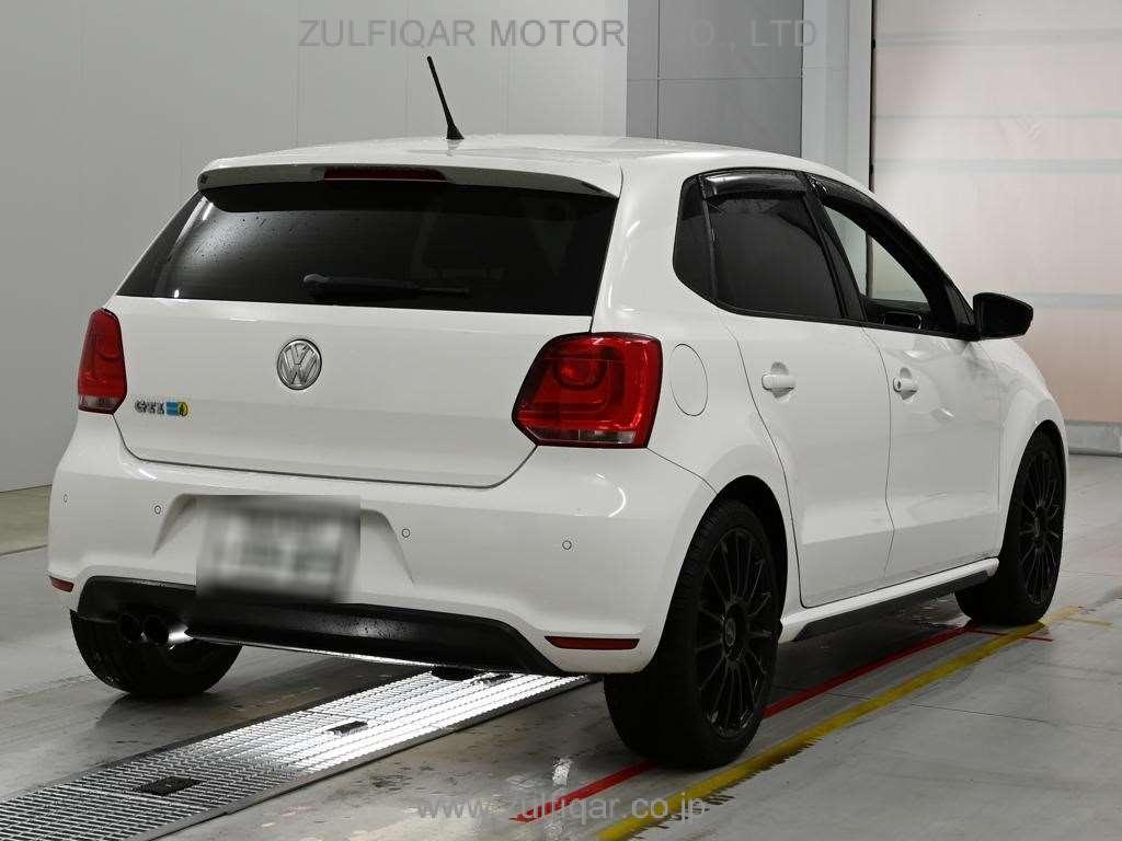 VOLKSWAGEN POLO 2013 Image 2