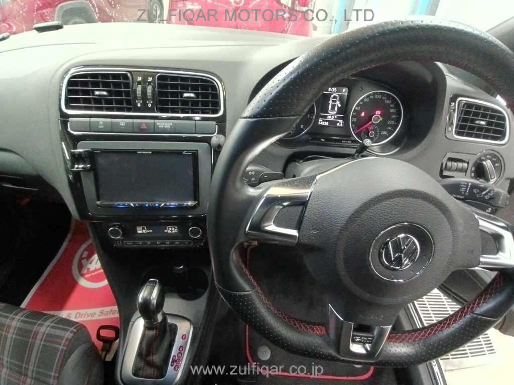 VOLKSWAGEN POLO 2013 Image 11