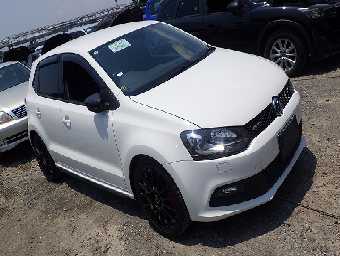 VOLKSWAGEN POLO 2013 Image 2