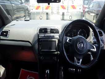 VOLKSWAGEN POLO 2013 Image 5