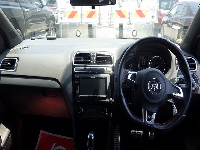 VOLKSWAGEN POLO 2013 Image 22