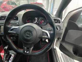 VOLKSWAGEN POLO 2013 Image 9