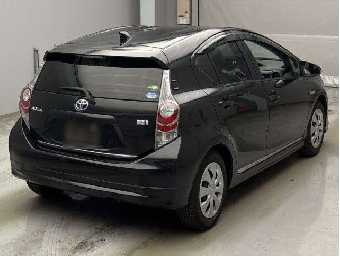 TOYOTA AQUA 2014 Image 2