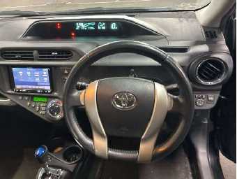 TOYOTA AQUA 2014 Image 9