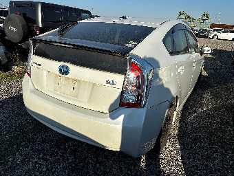 TOYOTA PRIUS 2015 Image 3