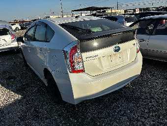 TOYOTA PRIUS 2015 Image 4